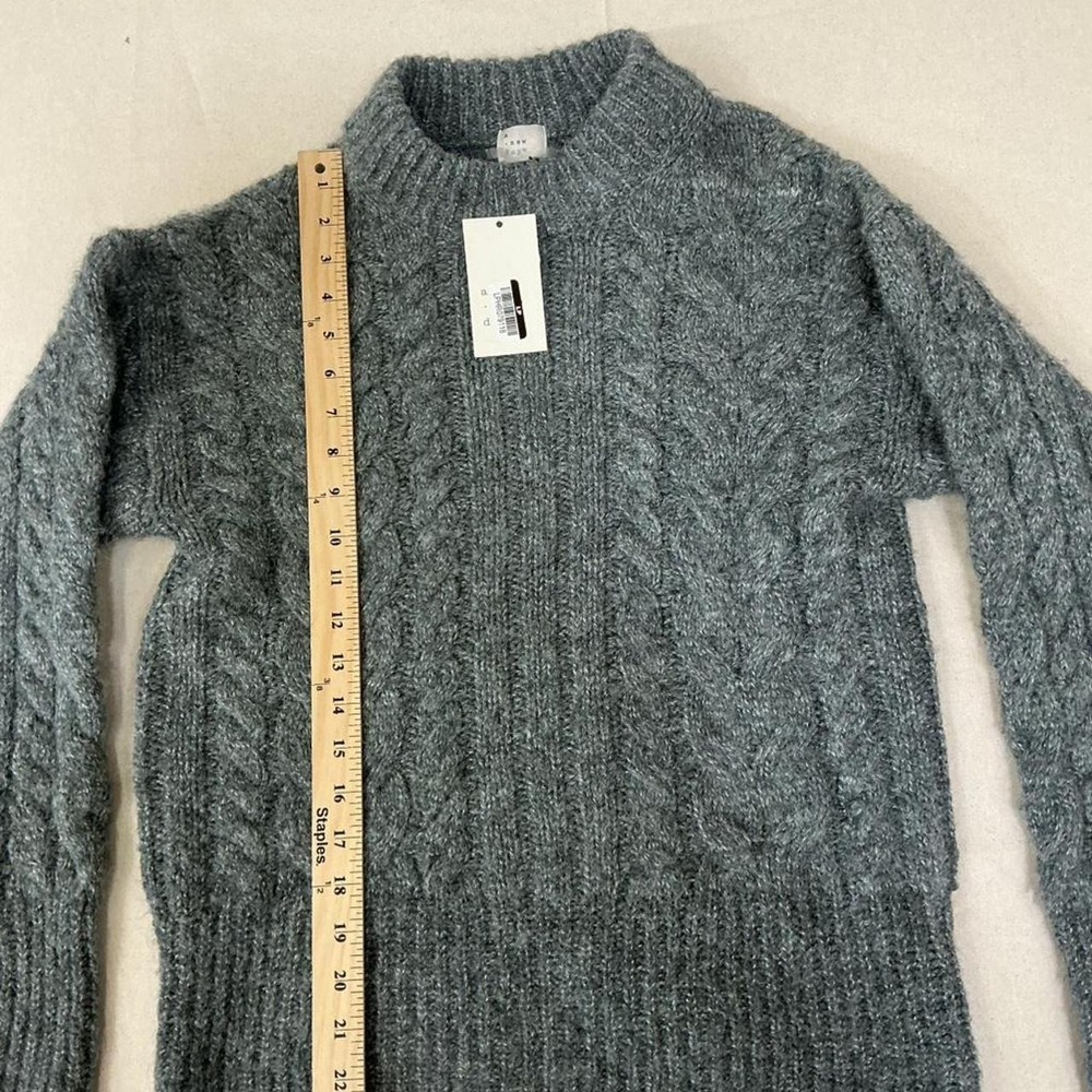 A New‎ Day gray cable knit sweater